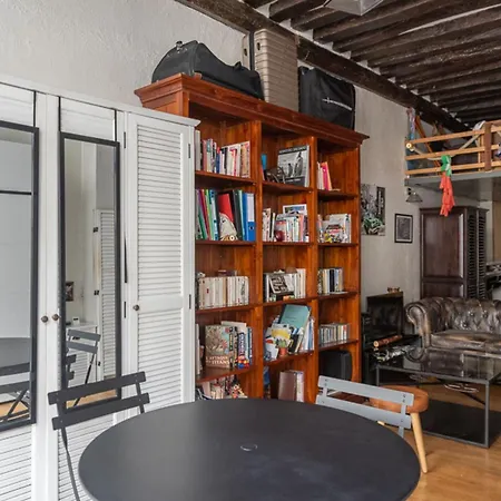 Loft In Chatelet-les Halles Париж
