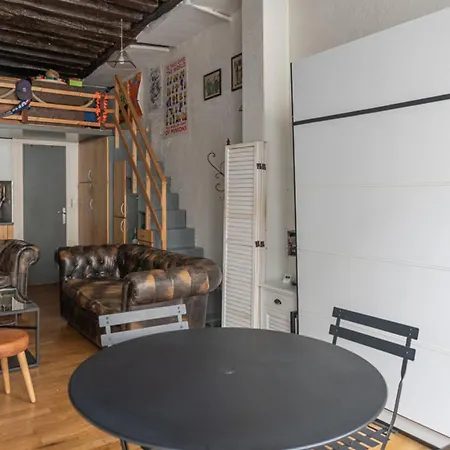 Loft In Chatelet-les Halles Париж